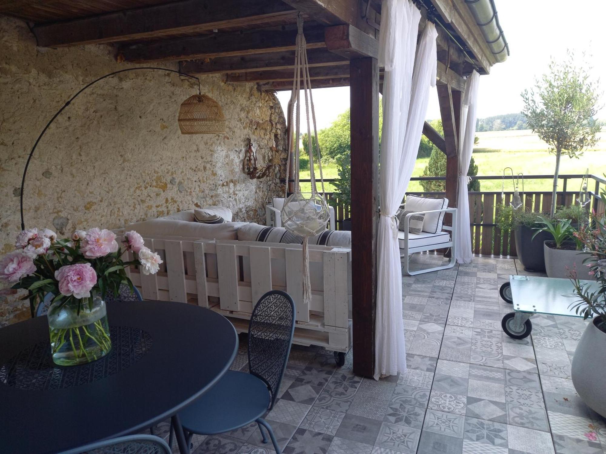 Au Bourg Bed & Breakfast Le Landeron Exterior photo